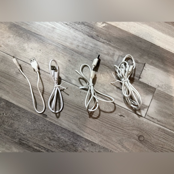 Set of 4 White USB to Micro USB Cables - Picture 3 of 7
